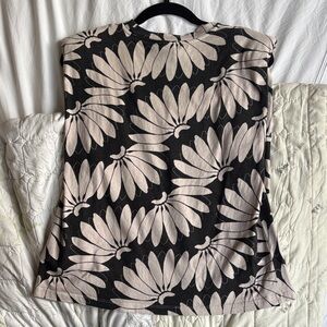 Farm Rio tee with padded shoulders